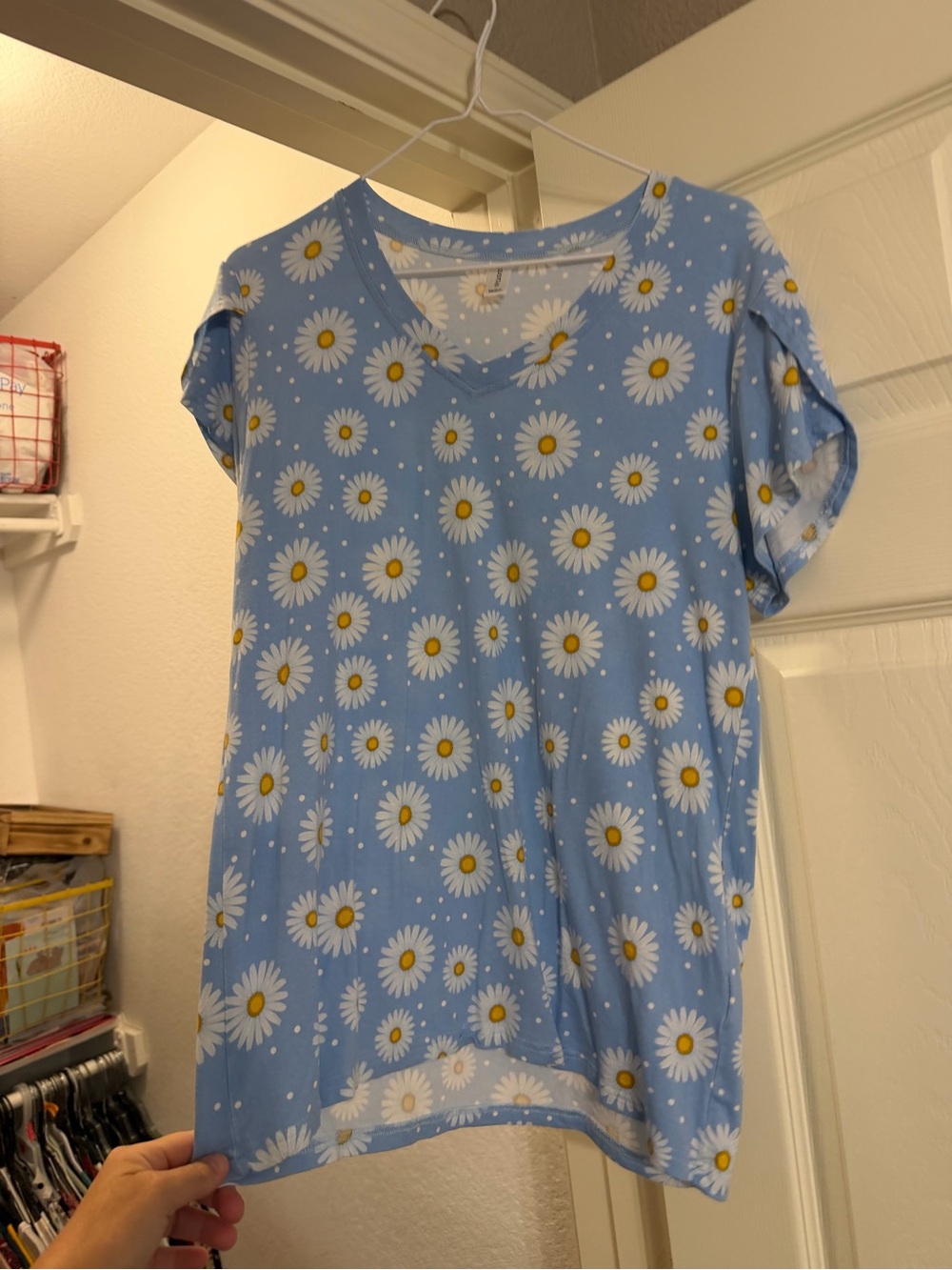 Women's Blue Daisy Print V-Neck Top